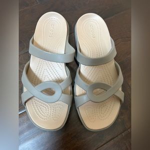 Women’s tan crocs sandals